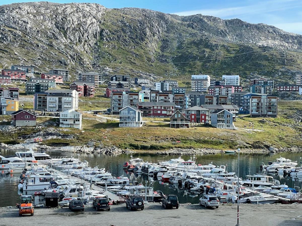 Tuukkaq Apartments Nuuk Exterior photo
